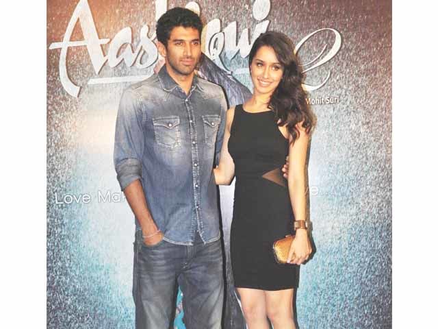 hub images: shraddha kapoor with aditya roy kapur