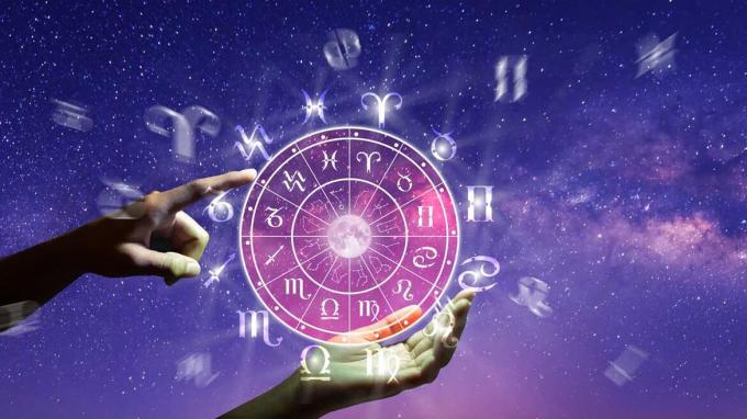Aquarius's Destiny: Discuss With Famous Indian Astrologer