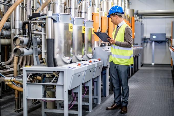 Manufacturing & Light Industry Recruitment: Finding the Right Fit
