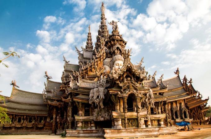 Bangkok Pattaya Package Tour with Sanctuary of Truth