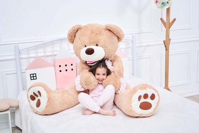 Struggling With Loneliness? Know How A Giant Teddy Bear Can Help You In Coming Over It!!