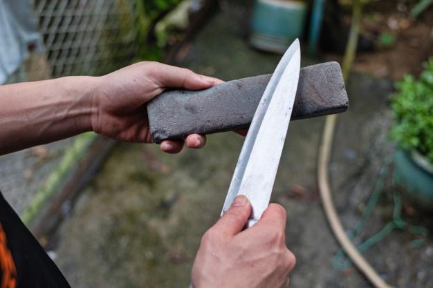 how to sharpen a machete