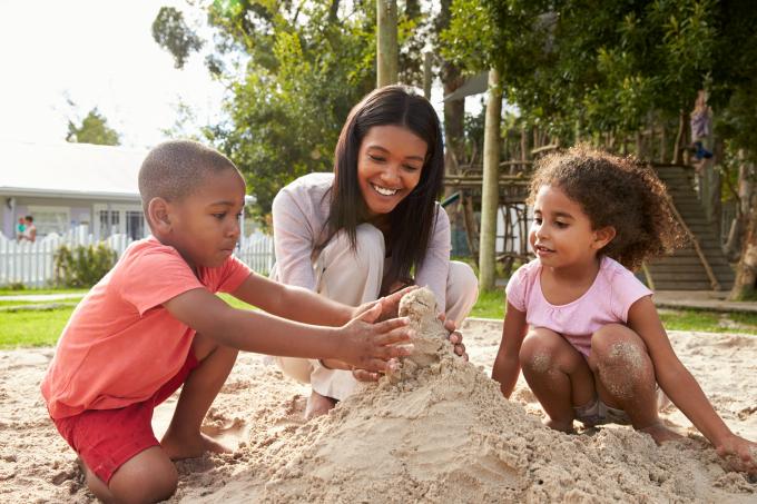 Let Your Child Play With Natural Materials. Here's Why? 