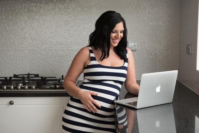 Maternity Shopping and Fashion Tips for Pregnant Women
