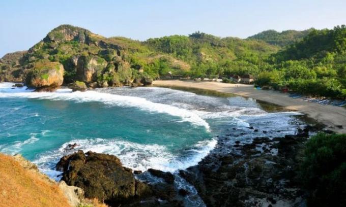 Wisata pantai Siung di Gunung Kidul yang indah mempesona 