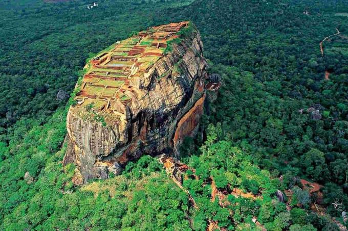 Sigiriya The Ancient Rock Fortress - WriteUpCafe.com