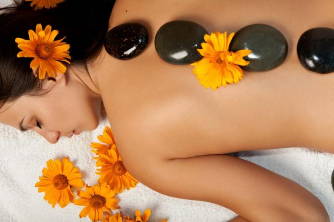 Hot Oil Body Massage in Delhi