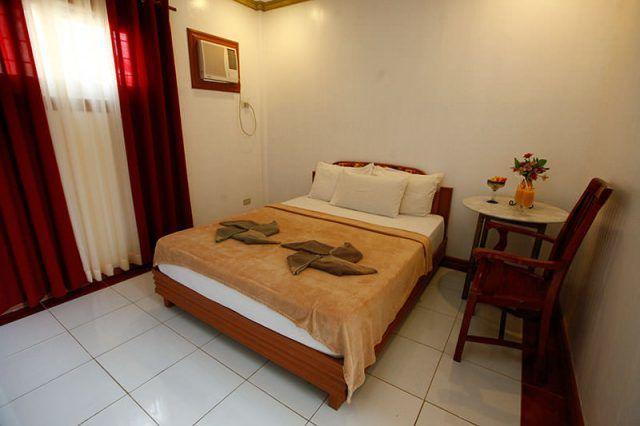 VILLA DE ORO BEACH RESORT | Boracay Station 2 | Rooms | Philippines