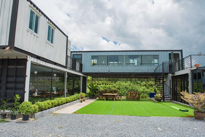 What Can You Do With A 20ft Shipping Container? Turn It Into An Office Space!