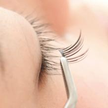 Know How To Pick The Right Lash Extension Glue by Spring Always - Hair care at Home Talks