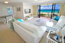 Waterfront Accommodation Gold Coast | Palm Beach Holiday Apartment