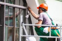 How to Hire the Best Window Cleaners in Teddington