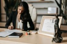 How To Tell if Your Lawyer Is Cheating You on a Settlement