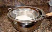 Sifting Dry Ingredients and Which Sifter to Use 