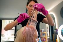 Decoding Persulphates: The Science Behind Hair Bleaching
