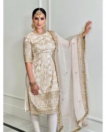 Explore the Latest Trends in Women's Clothing at the Best Prices