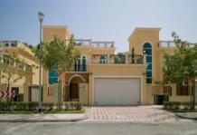 Properties for Sale in Jumeirah Park, Dubai | LuxuryProperty.com