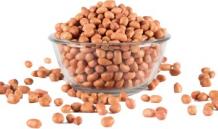 What are the Difference Between Blanched and Unblanched Peanuts?