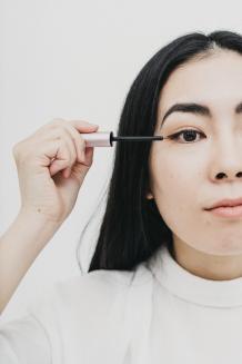 How to Use Lash Growth Serum To Get Fuller Lashes Within A Few Weeks With The Right Lash Supply? | Blush