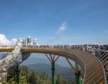 Guide to visit Vietnam Golden Bridge (Hand Giant Bridge) at BaNa hills