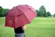 Advantages Of Golf Umbrellas And Playing Golf In a Bad Weather