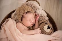 How to pick the perfect size of newborn baby clothing?