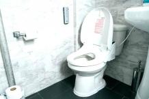 How to Use a Bidet Toilet Seat 