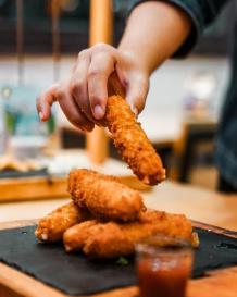 Deep-Fried Oreo and Deep-Fried Twinkie; Best Homemade Recipe For This Season! - CRUMBS CARNIVAL