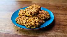 How to make crunchy apple oatmeal cookies - Spicyum