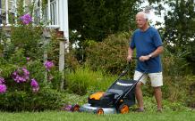 How to Perform Maintenance on an Electric Lawn Mower 