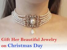 Gift Her Beautiful Jewelry on Christmas Day | Visual.ly