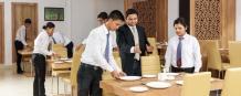 Top 5 Qualities A Hotel Employee - Go2Article