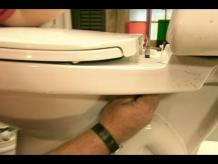 How to Switch a Toilet Seat 