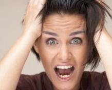 Hysteria - Causes, Symptoms, Diagnosis and Ayurvedic Treatment