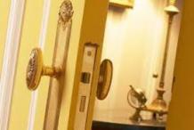 Using Victorian Door Knobs With Locks For Home - Home And Garden