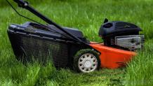 Battery-powered lawn mower for the environment