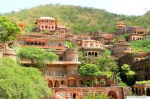 Top 5 Resorts Near Delhi NCR - Tralover.com