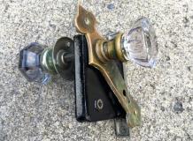 Glass Doorknobs – Bringing a Good Look In Your Door