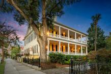 Historic Inns Charleston | The Governor’s House Inn
