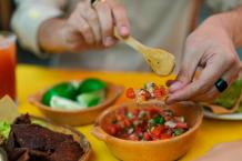 Quick and Easy Red Tomato Salsa dip » Spicyum