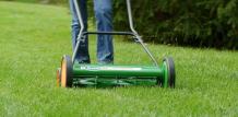 Tips for using manual push lawn mowers